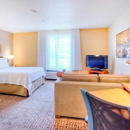 Towneplace Suites Raleigh Cary/Weston Parkway Exteriör bild