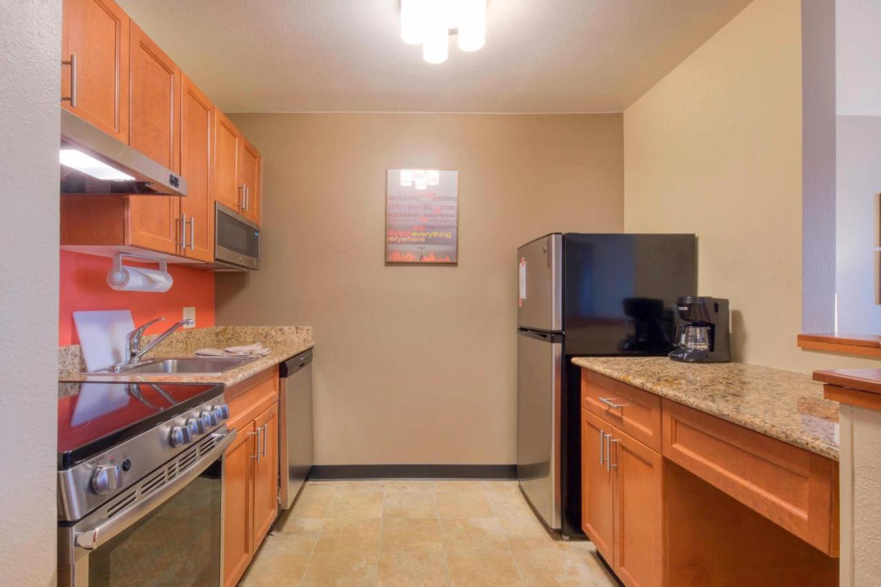 Towneplace Suites Raleigh Cary/Weston Parkway Exteriör bild