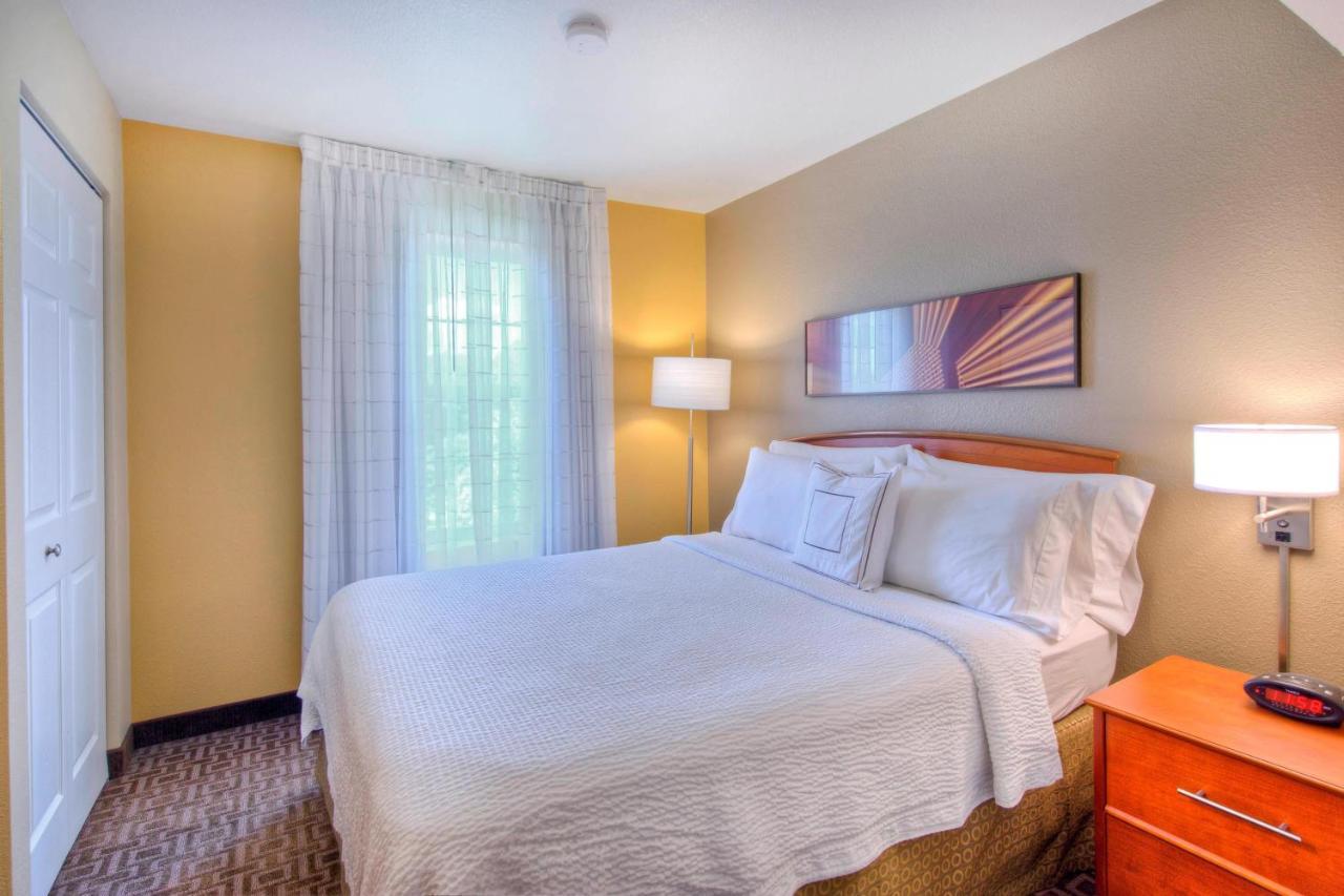 Towneplace Suites Raleigh Cary/Weston Parkway Exteriör bild