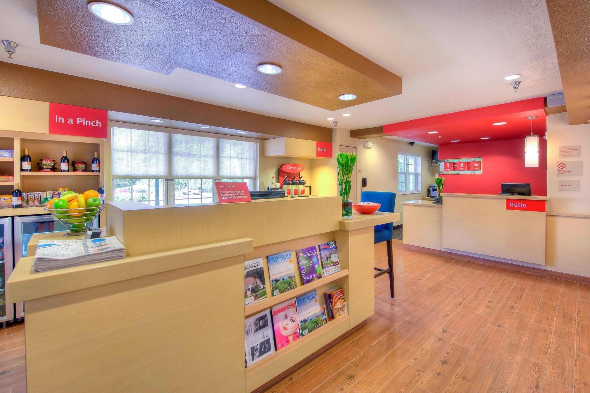 Towneplace Suites Raleigh Cary/Weston Parkway Exteriör bild