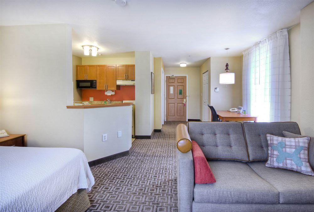 Towneplace Suites Raleigh Cary/Weston Parkway Exteriör bild