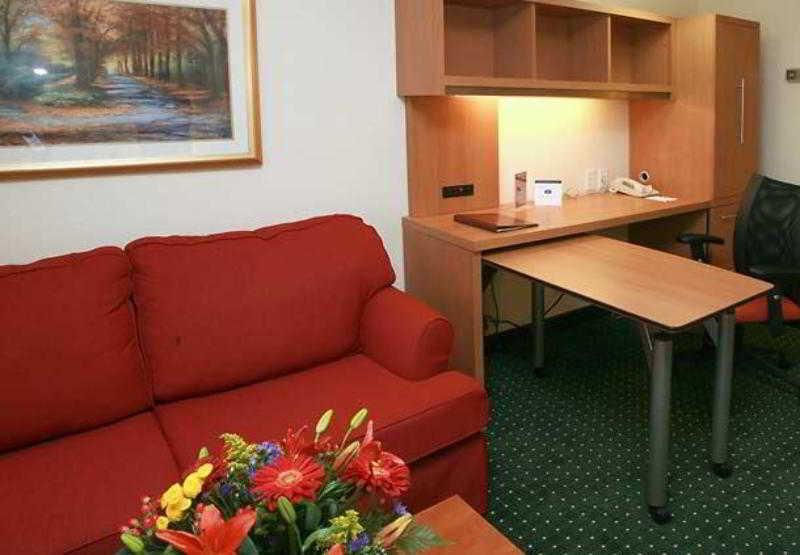 Towneplace Suites Raleigh Cary/Weston Parkway Rum bild