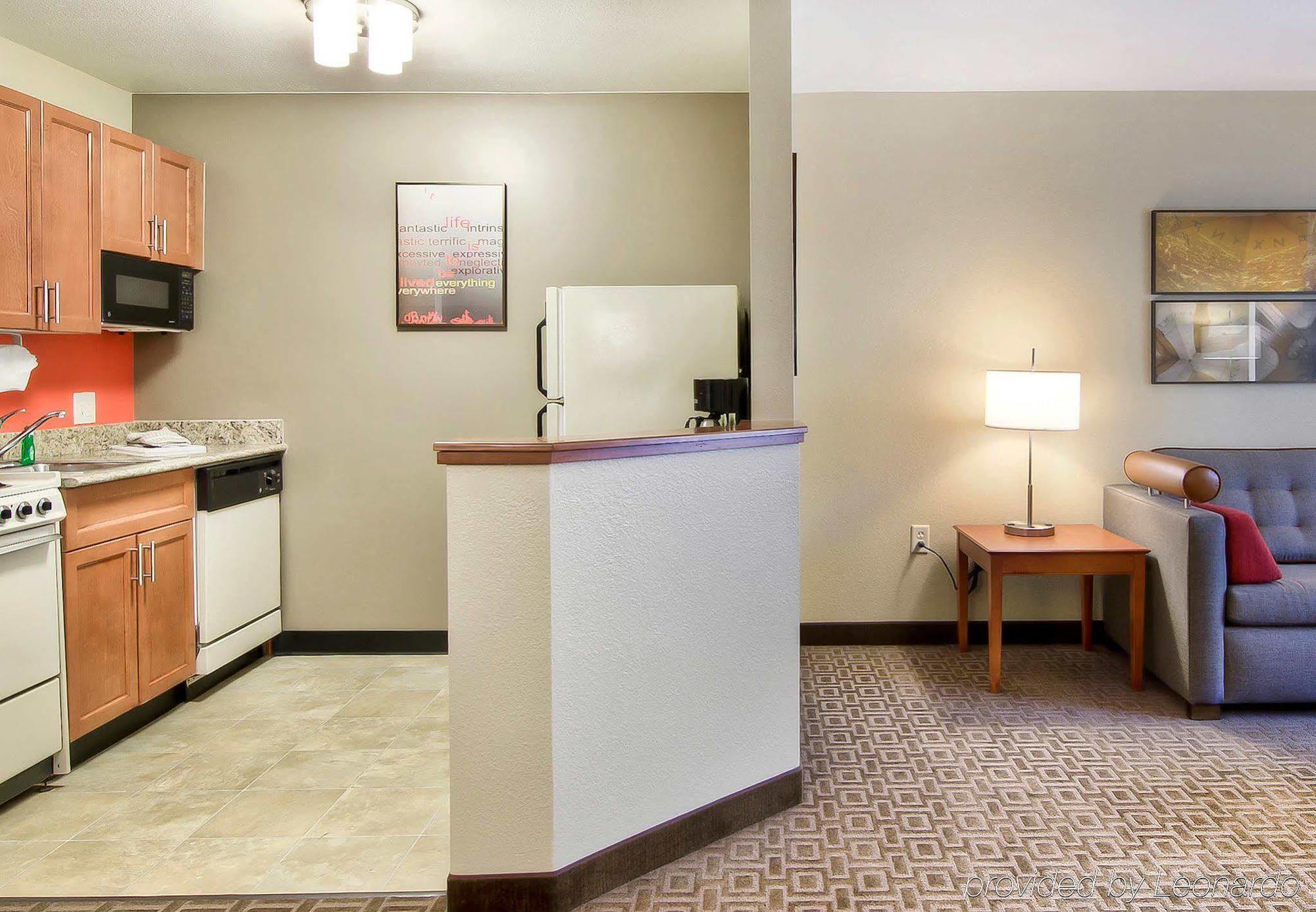 Towneplace Suites Raleigh Cary/Weston Parkway Exteriör bild